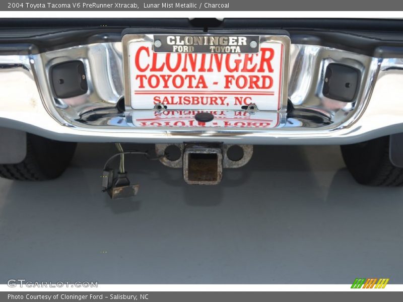 Lunar Mist Metallic / Charcoal 2004 Toyota Tacoma V6 PreRunner Xtracab