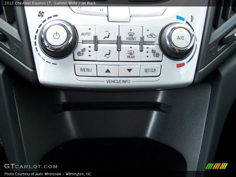 Summit White / Jet Black 2013 Chevrolet Equinox LT