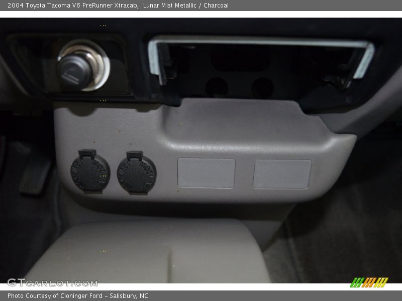 Lunar Mist Metallic / Charcoal 2004 Toyota Tacoma V6 PreRunner Xtracab