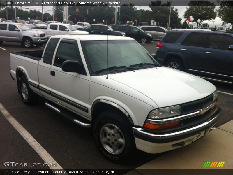 Summit White / Graphite 2003 Chevrolet S10 LS Extended Cab 4x4