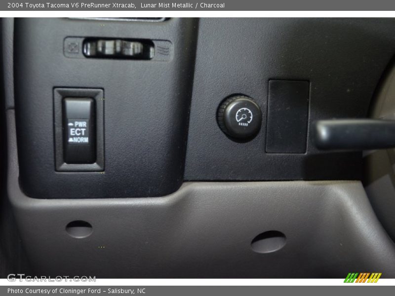 Lunar Mist Metallic / Charcoal 2004 Toyota Tacoma V6 PreRunner Xtracab