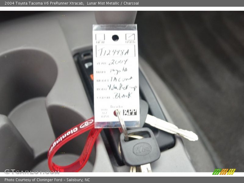 Lunar Mist Metallic / Charcoal 2004 Toyota Tacoma V6 PreRunner Xtracab