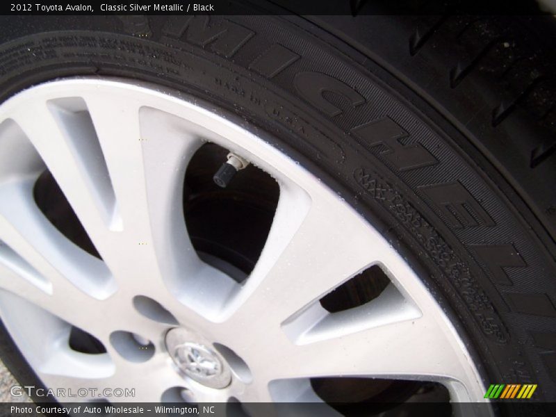 Classic Silver Metallic / Black 2012 Toyota Avalon