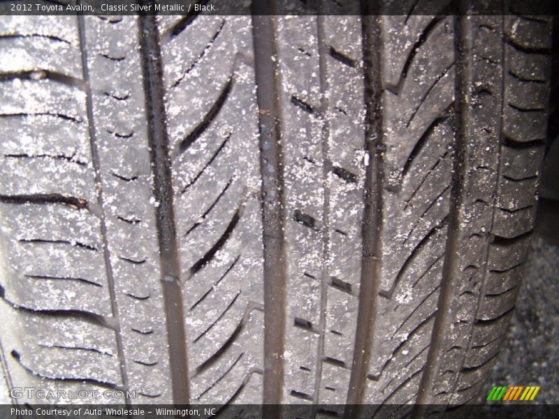 Classic Silver Metallic / Black 2012 Toyota Avalon