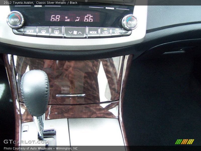 Classic Silver Metallic / Black 2012 Toyota Avalon