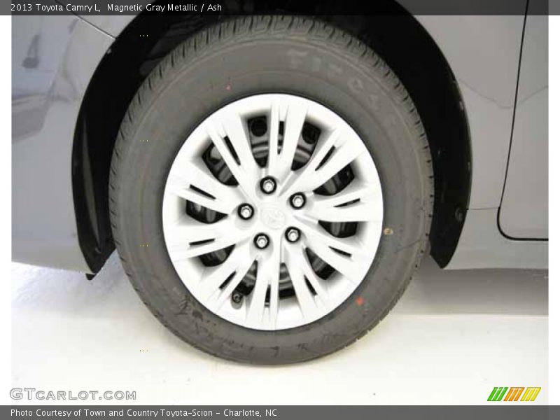Magnetic Gray Metallic / Ash 2013 Toyota Camry L