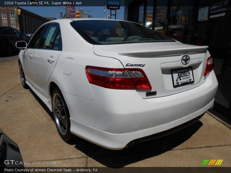 Super White / Ash 2009 Toyota Camry SE V6