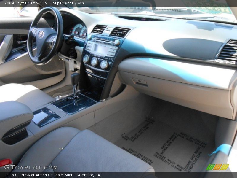 Super White / Ash 2009 Toyota Camry SE V6