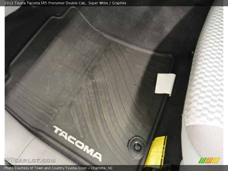 Super White / Graphite 2013 Toyota Tacoma SR5 Prerunner Double Cab