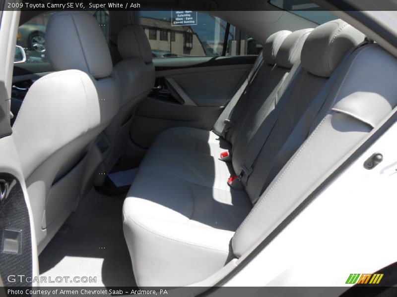 Super White / Ash 2009 Toyota Camry SE V6