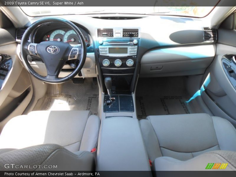 Super White / Ash 2009 Toyota Camry SE V6