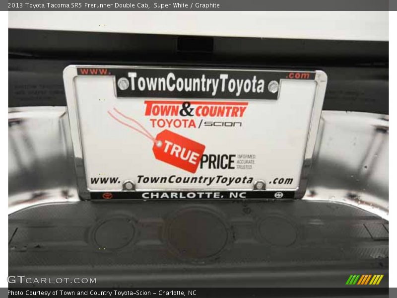 Super White / Graphite 2013 Toyota Tacoma SR5 Prerunner Double Cab