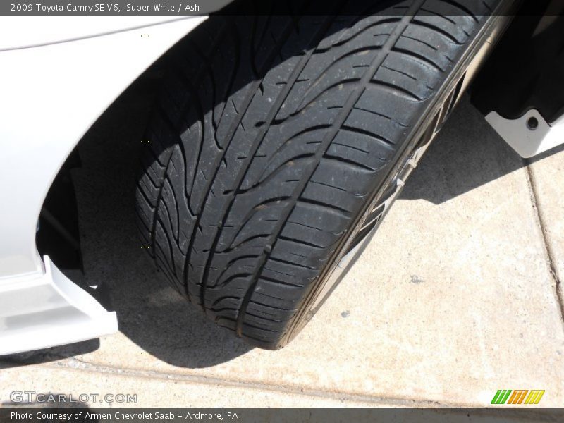 Super White / Ash 2009 Toyota Camry SE V6