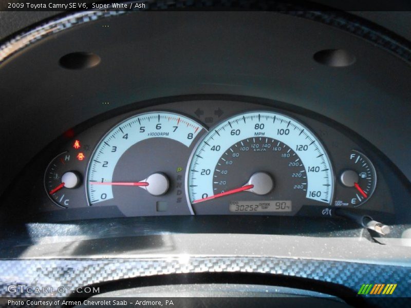 Super White / Ash 2009 Toyota Camry SE V6