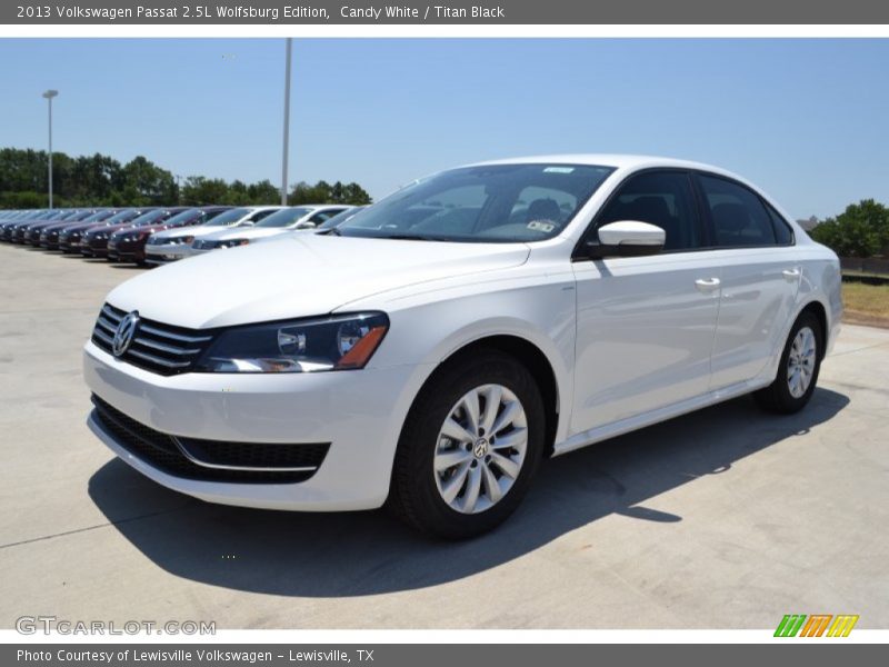 Candy White / Titan Black 2013 Volkswagen Passat 2.5L Wolfsburg Edition