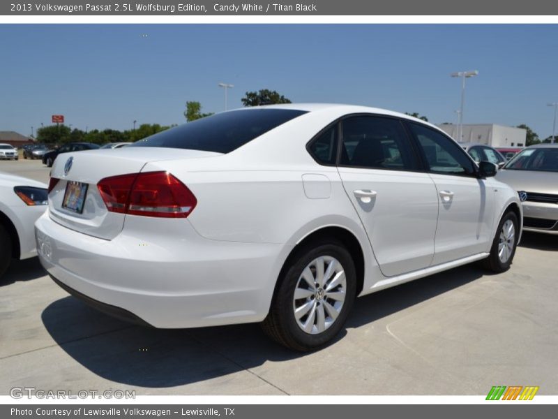 Candy White / Titan Black 2013 Volkswagen Passat 2.5L Wolfsburg Edition