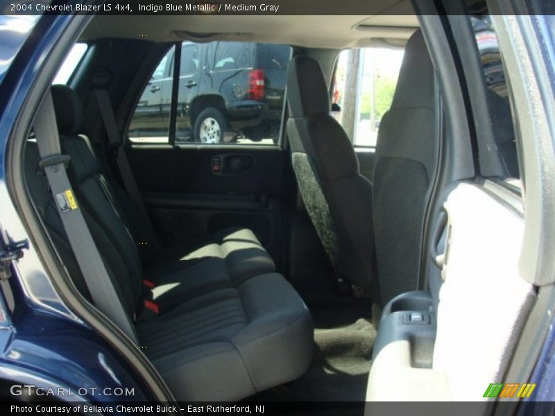 Indigo Blue Metallic / Medium Gray 2004 Chevrolet Blazer LS 4x4