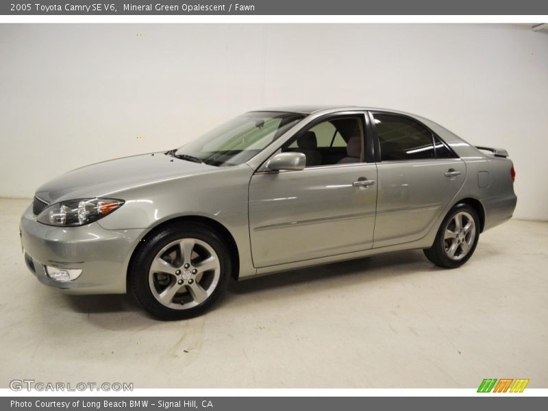 Front 3/4 View of 2005 Camry SE V6