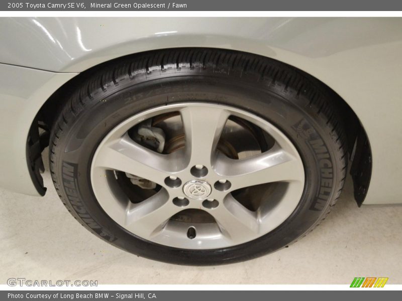  2005 Camry SE V6 Wheel