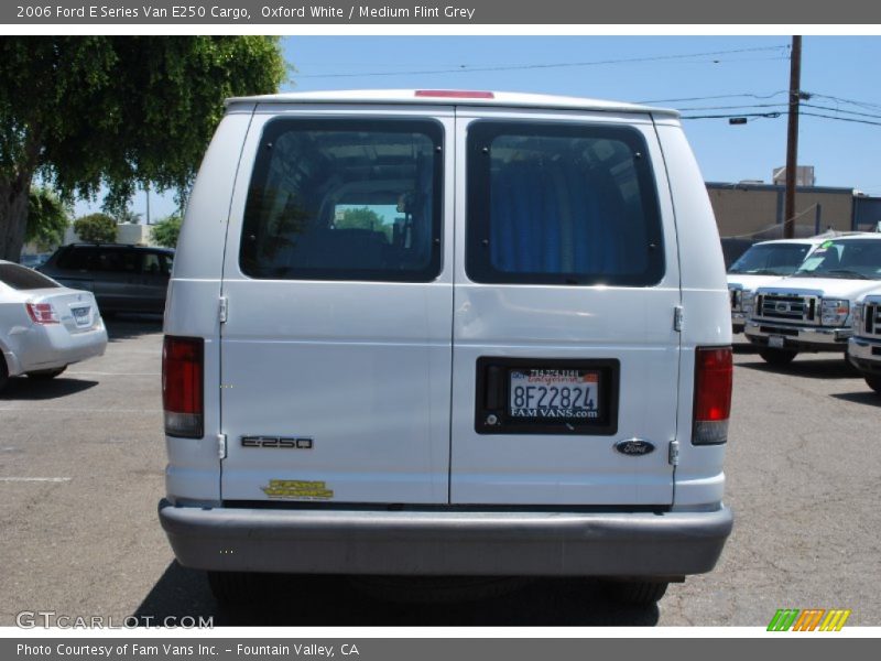 Oxford White / Medium Flint Grey 2006 Ford E Series Van E250 Cargo
