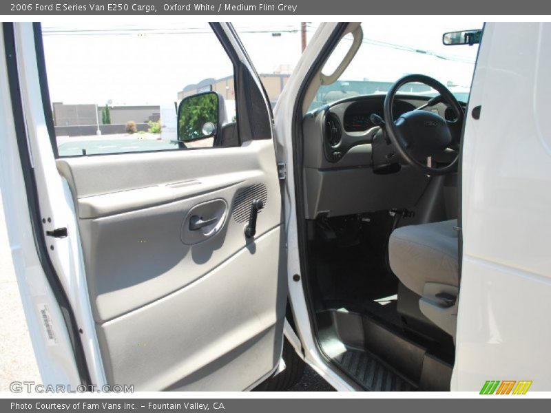 Oxford White / Medium Flint Grey 2006 Ford E Series Van E250 Cargo