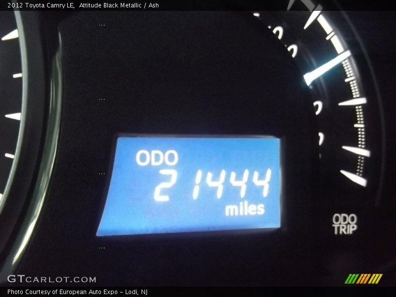 Attitude Black Metallic / Ash 2012 Toyota Camry LE