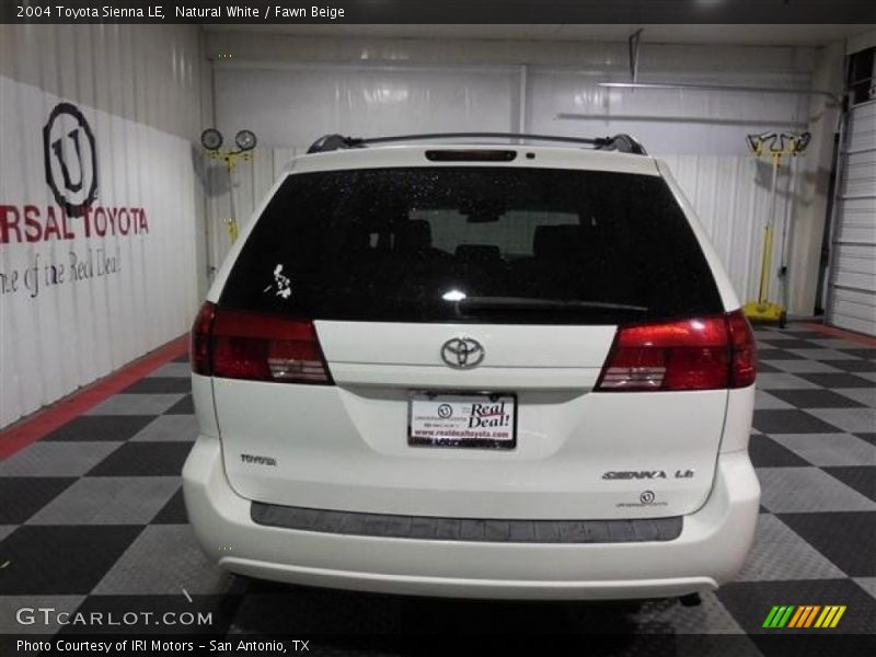 Natural White / Fawn Beige 2004 Toyota Sienna LE