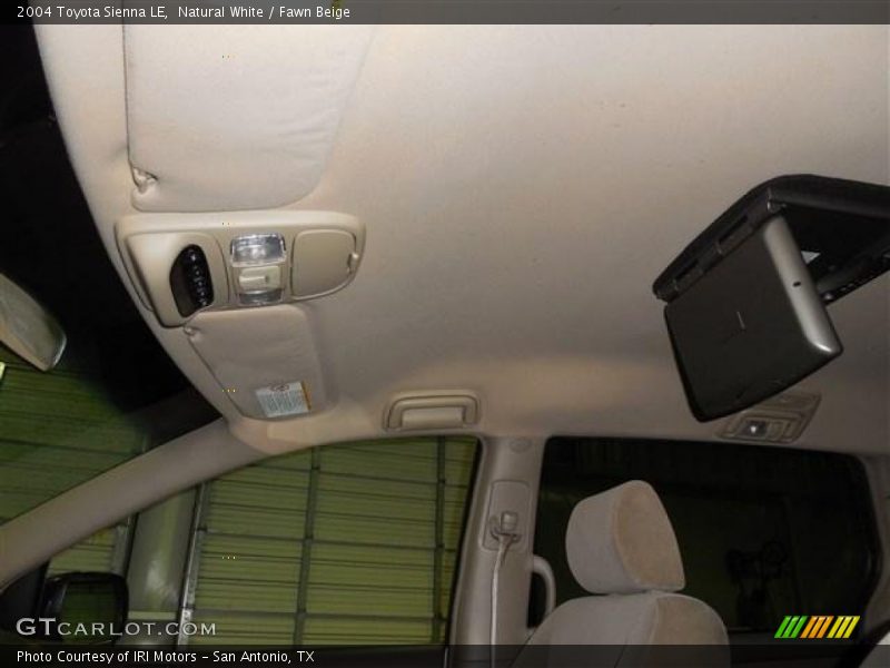 Natural White / Fawn Beige 2004 Toyota Sienna LE