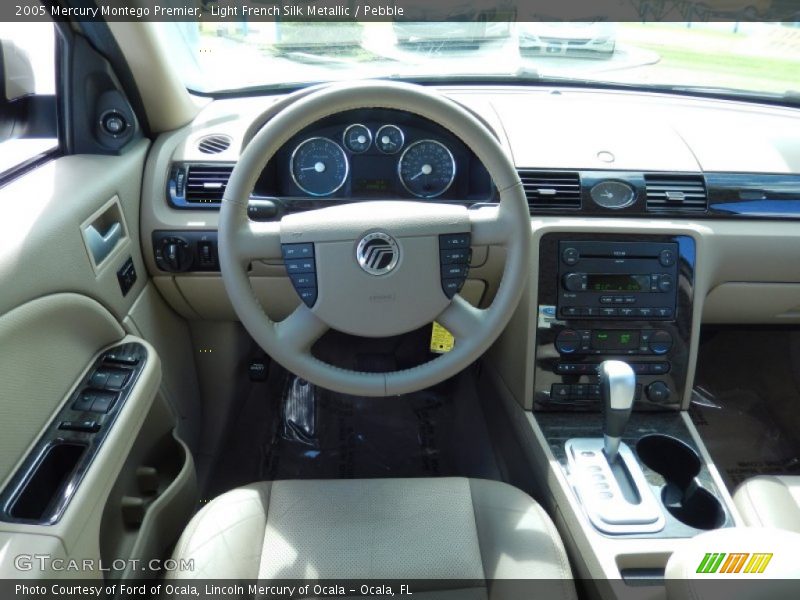 Dashboard of 2005 Montego Premier