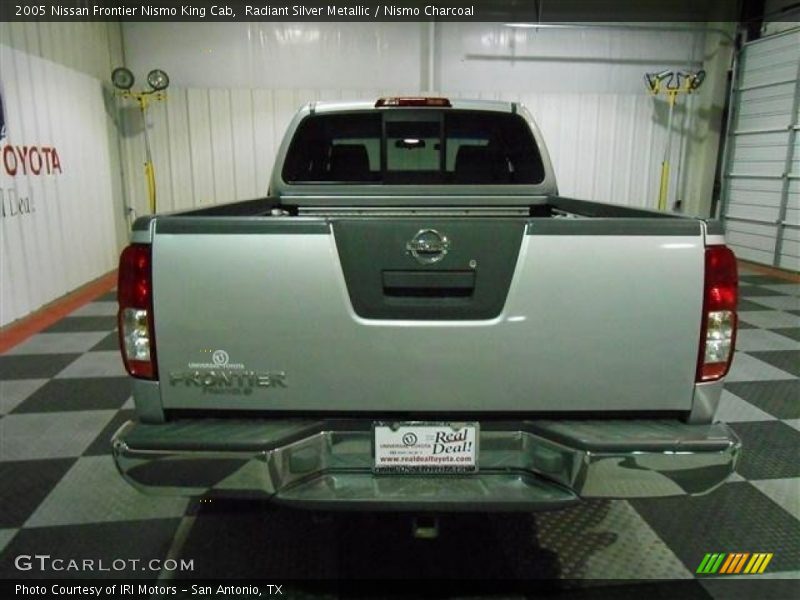 Radiant Silver Metallic / Nismo Charcoal 2005 Nissan Frontier Nismo King Cab