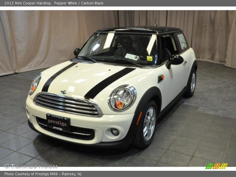 Pepper White / Carbon Black 2013 Mini Cooper Hardtop