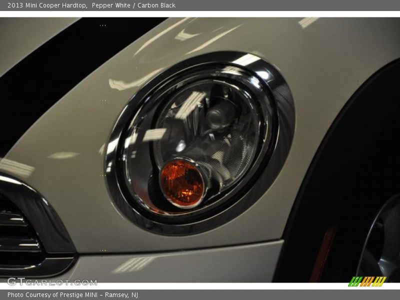 Pepper White / Carbon Black 2013 Mini Cooper Hardtop