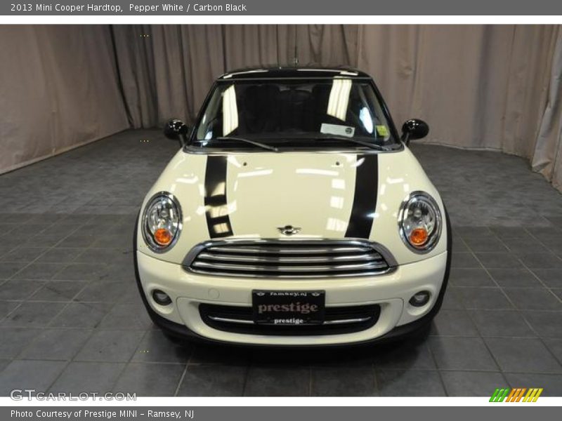 Pepper White / Carbon Black 2013 Mini Cooper Hardtop