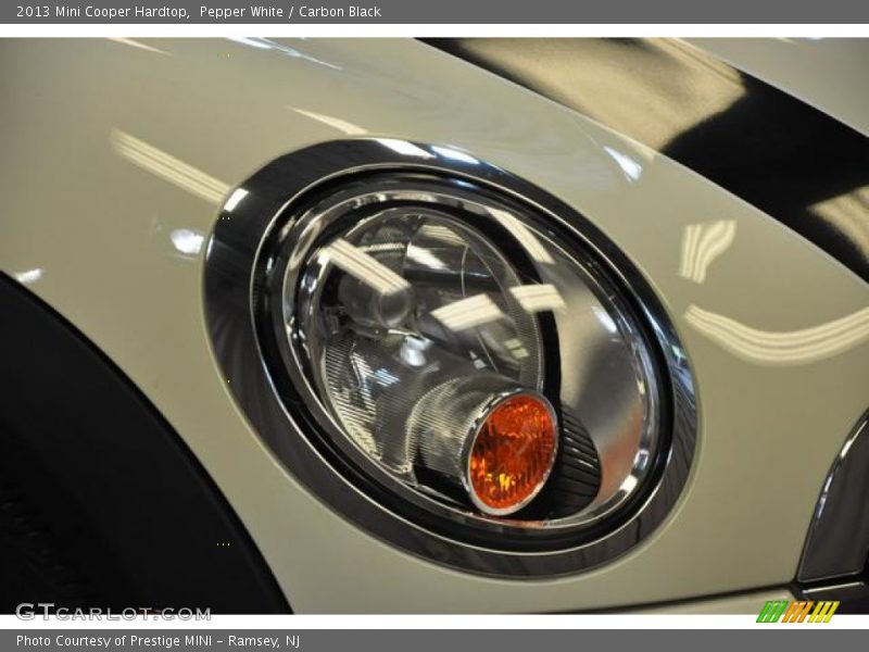Pepper White / Carbon Black 2013 Mini Cooper Hardtop