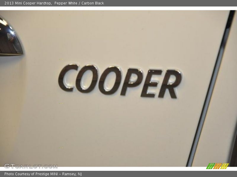 Pepper White / Carbon Black 2013 Mini Cooper Hardtop