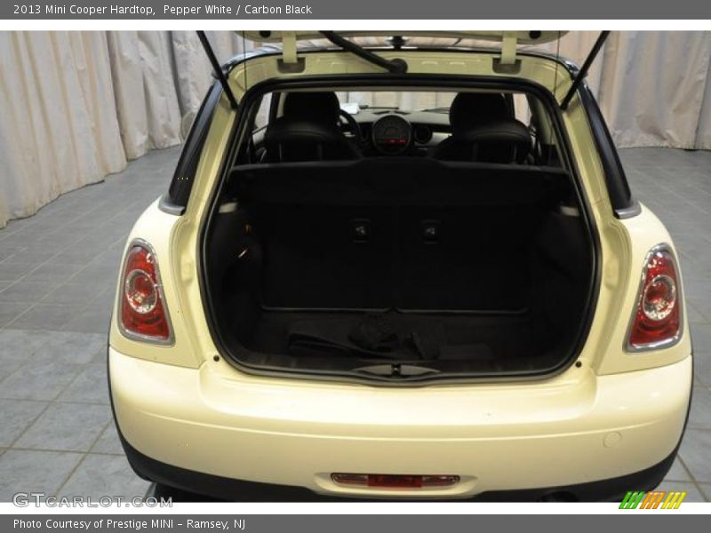 Pepper White / Carbon Black 2013 Mini Cooper Hardtop