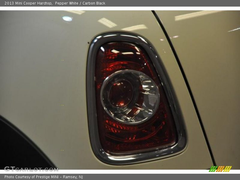 Pepper White / Carbon Black 2013 Mini Cooper Hardtop