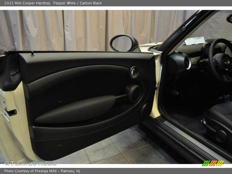 Pepper White / Carbon Black 2013 Mini Cooper Hardtop
