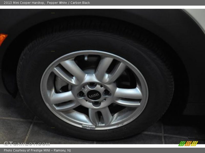 Pepper White / Carbon Black 2013 Mini Cooper Hardtop