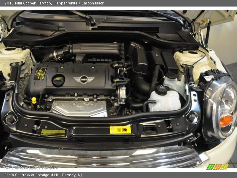 Pepper White / Carbon Black 2013 Mini Cooper Hardtop