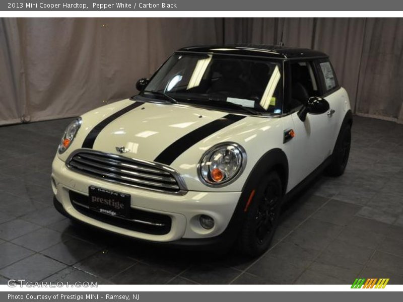 Pepper White / Carbon Black 2013 Mini Cooper Hardtop