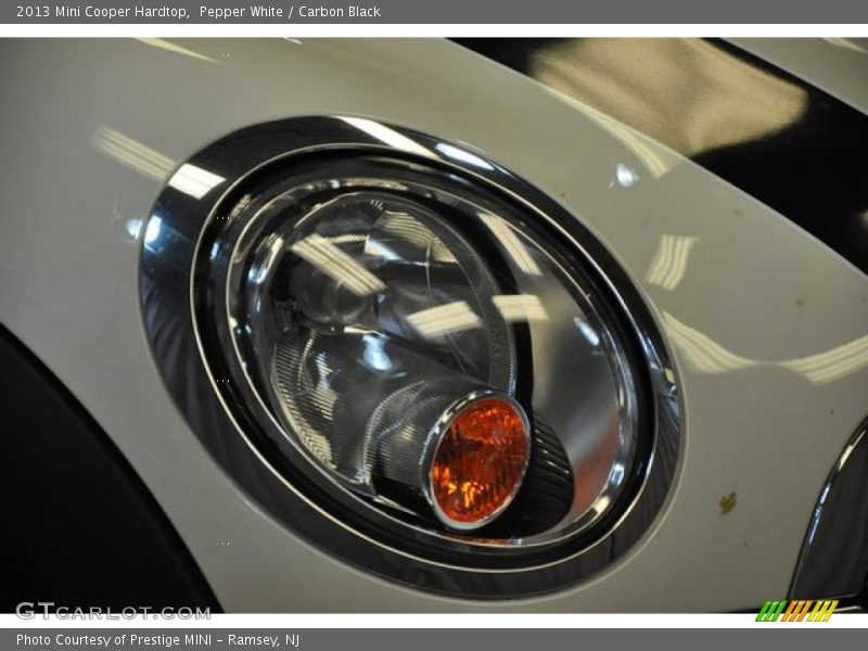 Pepper White / Carbon Black 2013 Mini Cooper Hardtop