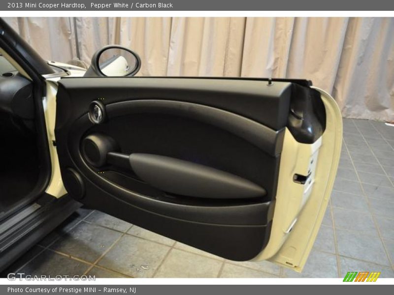 Pepper White / Carbon Black 2013 Mini Cooper Hardtop