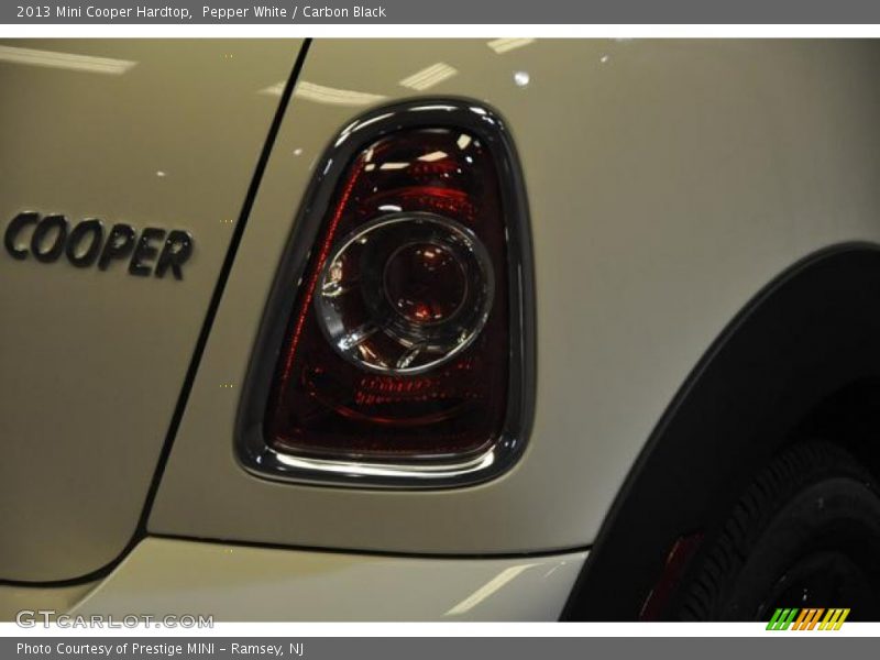Pepper White / Carbon Black 2013 Mini Cooper Hardtop