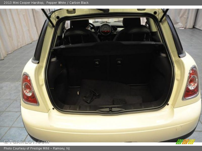 Pepper White / Carbon Black 2013 Mini Cooper Hardtop