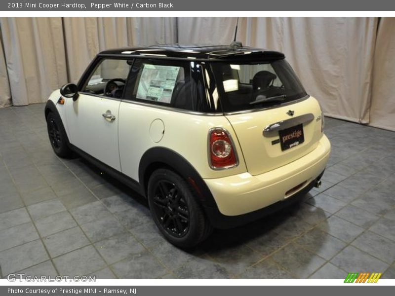Pepper White / Carbon Black 2013 Mini Cooper Hardtop