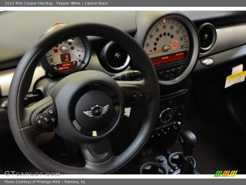 Pepper White / Carbon Black 2013 Mini Cooper Hardtop