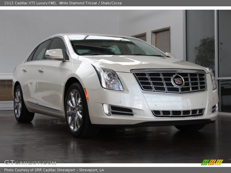 Front 3/4 View of 2013 XTS Luxury FWD