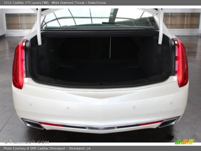 White Diamond Tricoat / Shale/Cocoa 2013 Cadillac XTS Luxury FWD