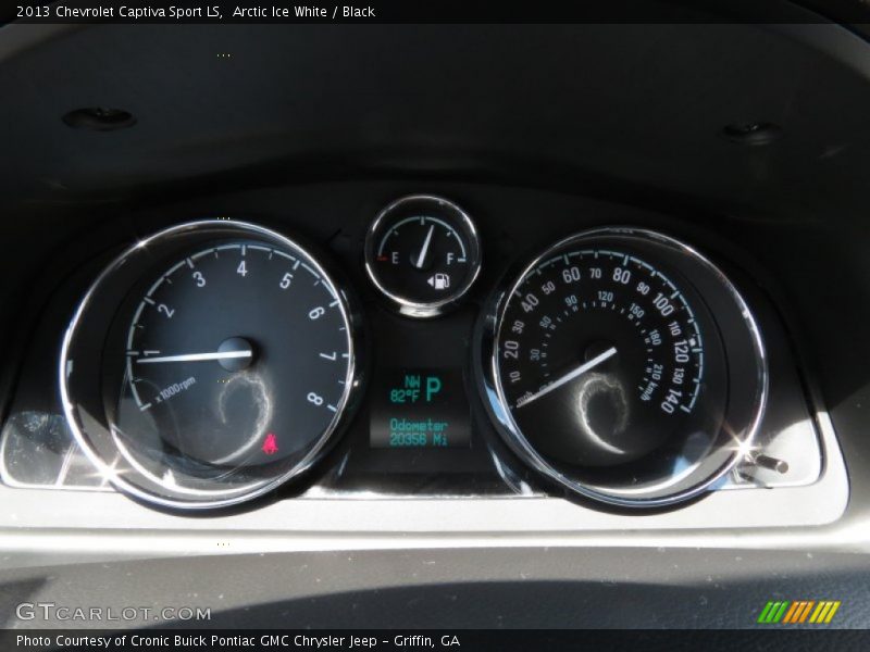Arctic Ice White / Black 2013 Chevrolet Captiva Sport LS